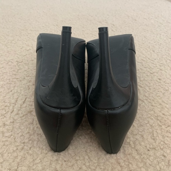 Cathy Jean Black Leather Pointed Heels - Picture 5 of 8